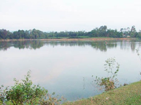 Ra bến sông chơi, bé 3 tuổi chết đuối - 1 Khu vực sông Ngàn Mọ nơi xảy ra vụ chết đuối thương tâm