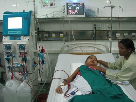  Đây là lần đầu tiên Bệnh viện Phụ sản - Nhi tiến hành chạy thận nhân tạo cho trẻ