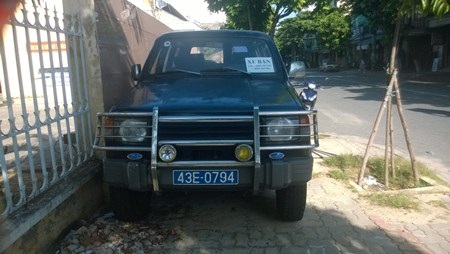Chiếc xe đã được thanh lý nhưng vẫn mang biển xanh.