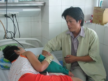 Cháu Nhi đang điều trị tại Bệnh viện Phụ sản - Nhi Đà Nẵng