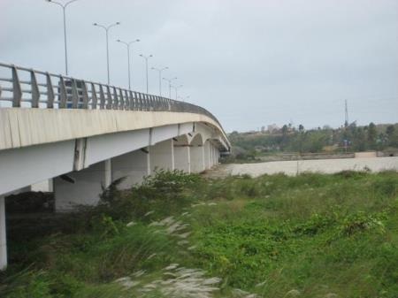 Cứu sống nam thanh niên nhảy cầu tự tử - 1 Cầu Tiên Sơn - Nơi nam thanh niên nhảy cầu