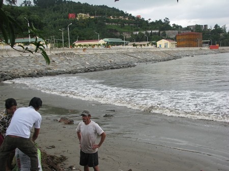 Từ khi Kho xăng dầu 83 được xây dựng và xây bờ kè lấn ra biển làm