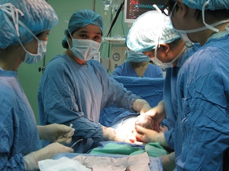 Bé thứ hai là một bé gái