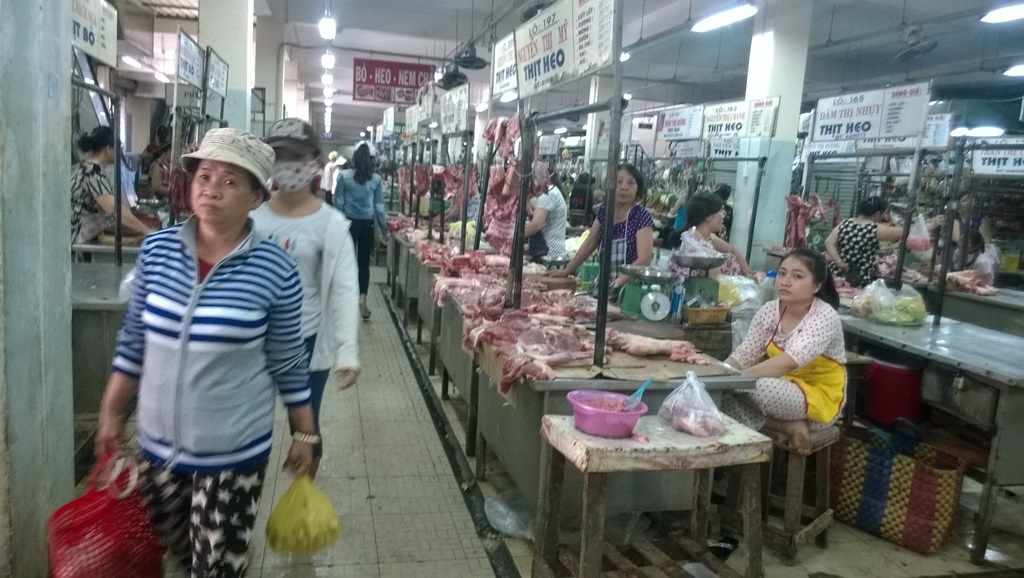 Giá thịt bò, thịt heo vẫn ở mức cao so với ngày thường