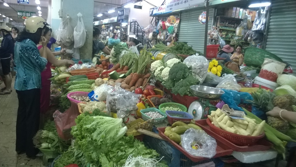 ...  rau xanh giá như ngày thường