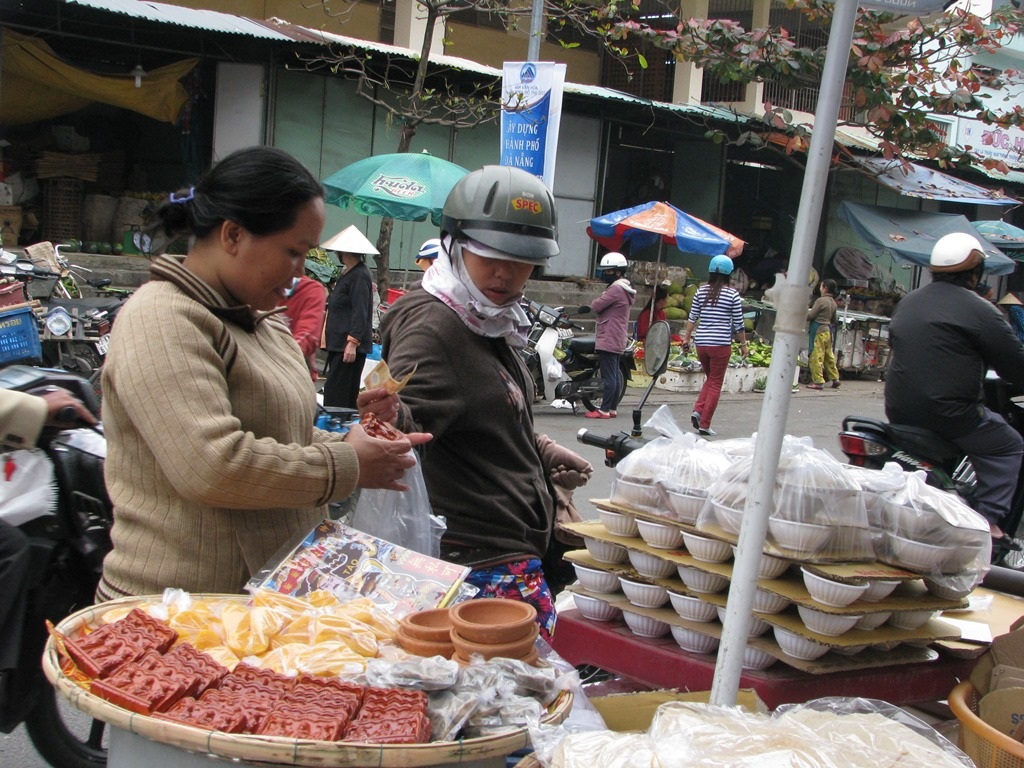 Tượng đất, đường, xôi chè... thứ không thể thiếu trong ngày tiễn ông Táo về trời