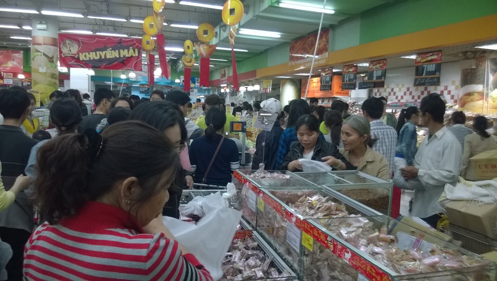 Mặt hàng bánh, kẹo đông khách nhất