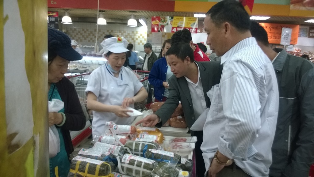 Giò chả cũng được nhiều người lựa chọn 