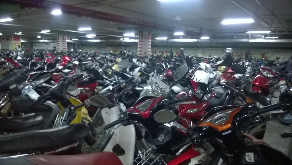 Bãi giữ xe kín chỗ