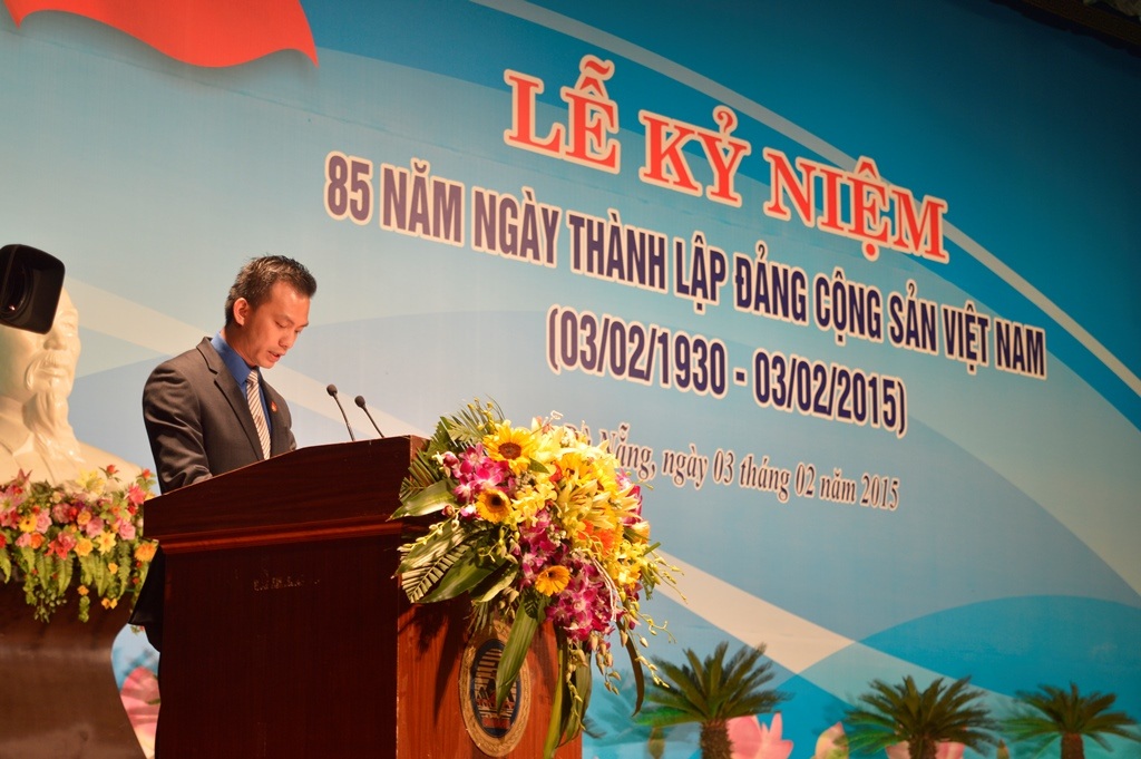 Ông Nguyễn Bá Cảnh đại diện cho
tuổi trẻ thành phố phát biểu cảm nghĩ