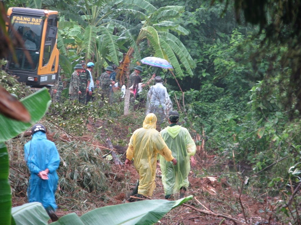 Các lực lượng tập trung khơi thông cống rãnh 
