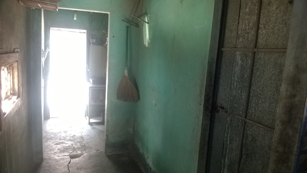 “Bố mất rồi, giờ mẹ mà mất nữa cháu biết làm sao ?!” - 2 Ngôi nhà của cô Hải đã bị xuống cấp