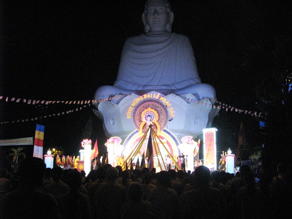 Lễ mừng đại lễ Phật đản được tổ chức tại chùa Quang Minh