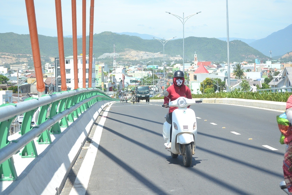 Kín mít khi ra đường giữa nắng nóng