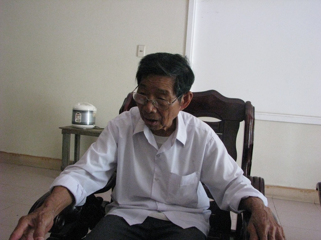 Ông Nguyễn Lư trình bày sự việc với phóng viên