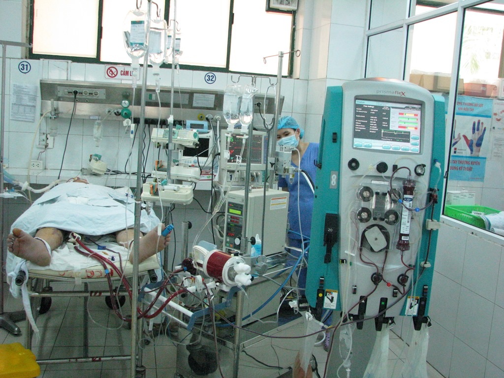 Dương được điều trị bằng kỹ thuật ECMO và siêu lọc máu nhiều lần nên chi phí rất tốn kém 