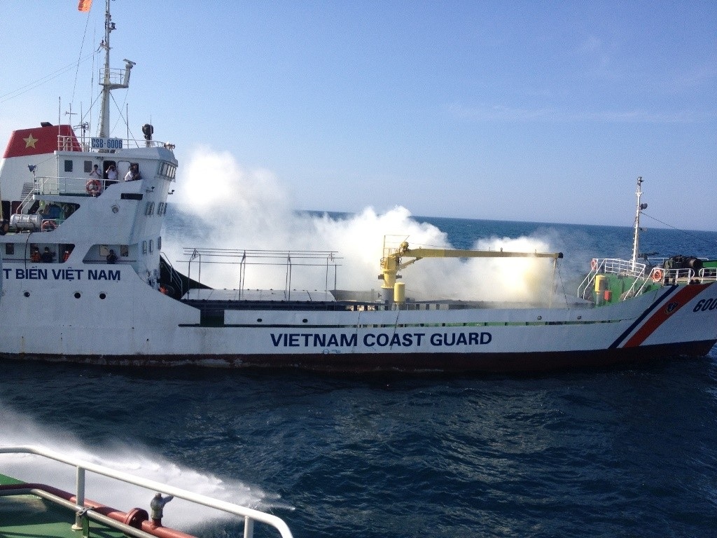 Lực lượng Cảnh sát biển Việt Nam nhận được thông
tin về một tàu vận tải bị cháy