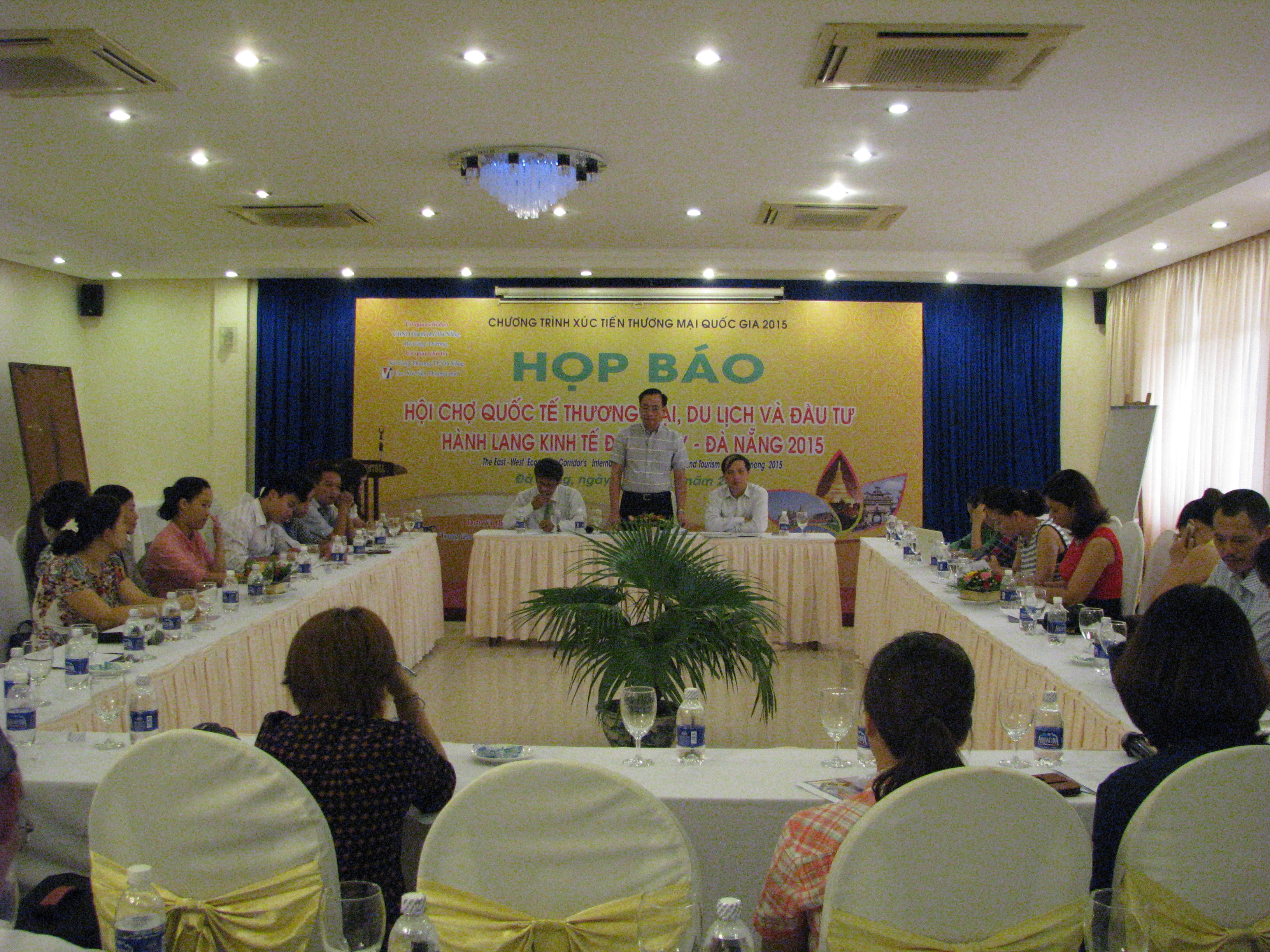 Quang cảnh buổi họp báo
