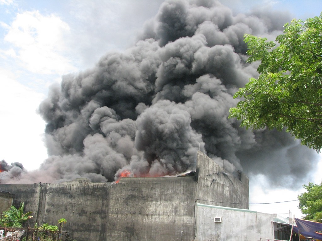 Đám cháy xảy ra ở công ty sơn