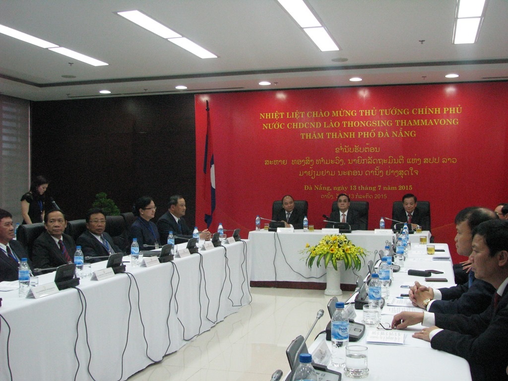 Quang cảnh buổi làm việc