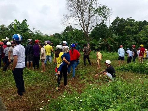 Người dân tập trung đông nơi khu vực xảy ra vụ nổ (ảnh CTV)