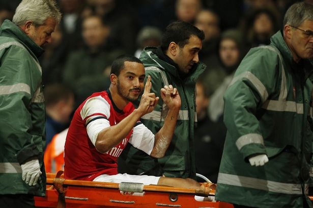 Sự hồi sinh của Walcott: Còn hơn “bom tấn” với Arsenal - 3 Chấn thương luôn là kẻ thù với Theo Walcott