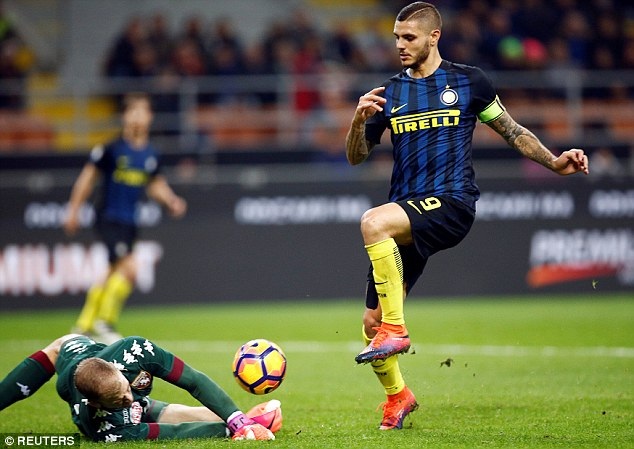 Juventus đại thắng, Inter tạm thời chặn khủng hoảng - 2 Icardi hai lần đánh bại Joe Hart giúp Inter chiến thắng