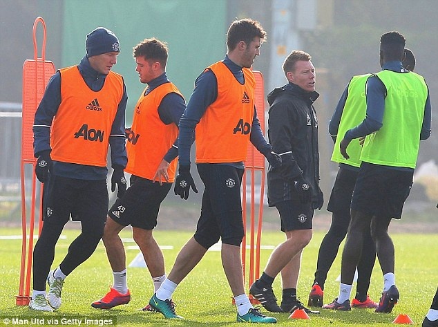 Schweinsteiger bất ngờ trở lại đội 1 của MU - 4 Schweinsteiger bất ngờ trở lại đội 1 của MU - 4