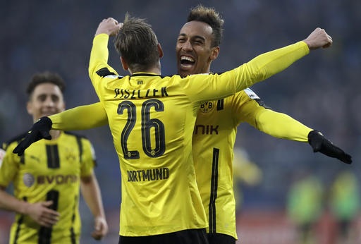 Bayern Munich gây thất vọng, Dortmund đại thắng nhờ 4 bàn của Aubameyang - 2 Aubameyang ghi 4 bàn thắng giúp Dortmund chiến thắng