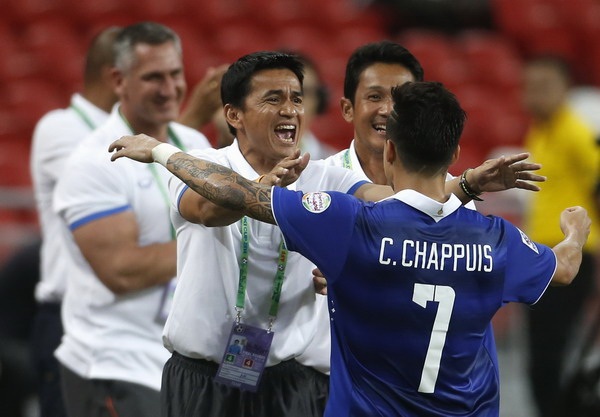 Đội tuyển Thái Lan nhận thưởng lớn nếu vô địch AFF Cup 2016 - 1 Thày trò HLV Kiatisuk sẽ được thưởng lớn nếu vô địch AFF Cup 2016