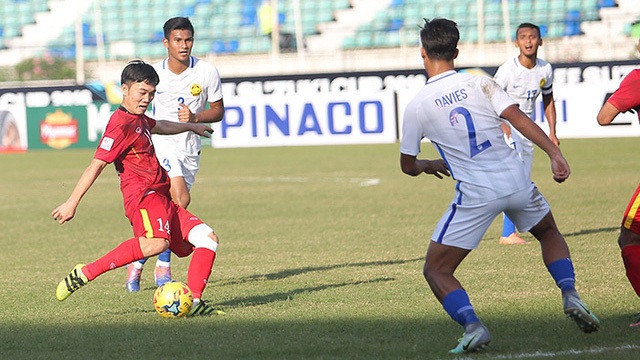 Malaysia (áo trắng) sẽ không bỏ giải AFF Cup 2016