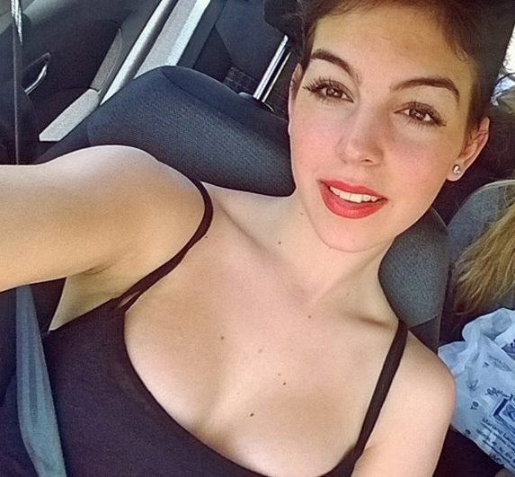 Yêu say đắm, C.Ronaldo dẫn bạn gái về ra mắt mẹ - 7 Yêu say đắm, C.Ronaldo dẫn bạn gái về ra mắt mẹ - 7