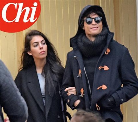 Yêu say đắm, C.Ronaldo dẫn bạn gái về ra mắt mẹ - 1 C.Ronaldo ngụy trang sánh bước bên bạn gái