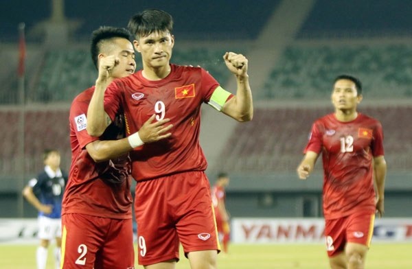 Báo nước ngoài khen ngợi thành tích toàn thắng của Việt Nam tại AFF Cup - 1 Việt Nam toàn thắng ở vòng bảng AFF Cup 2016 (ảnh: footballchannel)
