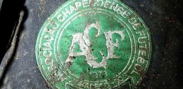 Túi hành lý của cầu thủ CLB Chapecoense được tìm thấy trên chiếc máy bay gặp nạn