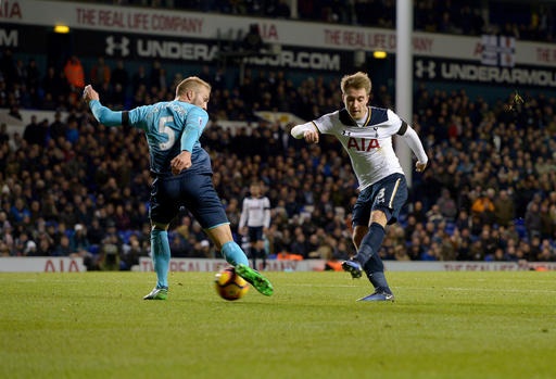 Đội hình tiêu biểu vòng 14 Premier League: Tuyệt đỉnh Sanchez - 2 Christian Eriksen là điểm sáng của Tottenham trong trận đấu với Swansea