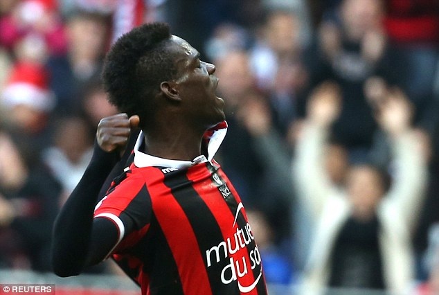 Balotelli lập cú đúp, “hiện tượng” Nice độc chiếm ngôi đầu Ligue 1 - 1 Balotelli thăng hoa cùng Nice