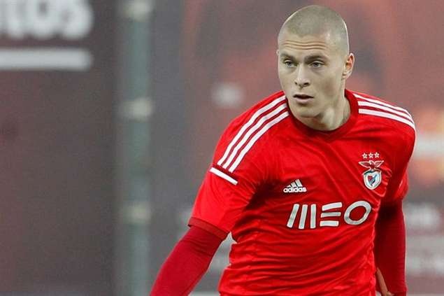 Chi 38 triệu bảng, MU sắp bổ sung trung vệ mới - 1 MU quyết chiêu mộ Lindelöf