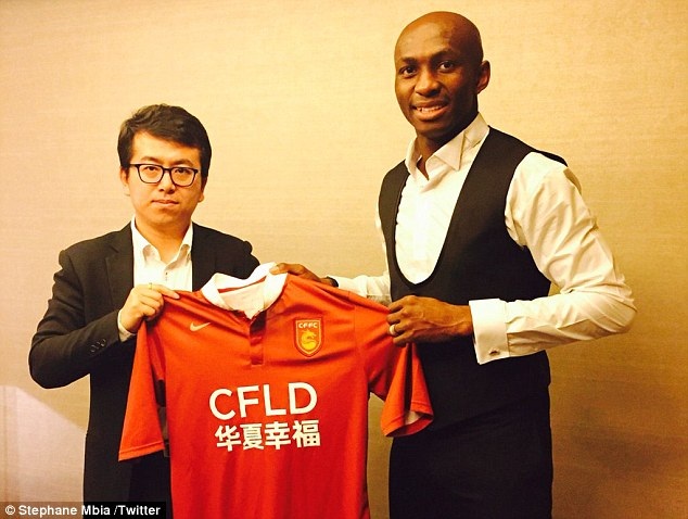 Stéphane Mbia sang Trung Quốc thi đấu vào tháng 1 năm nay