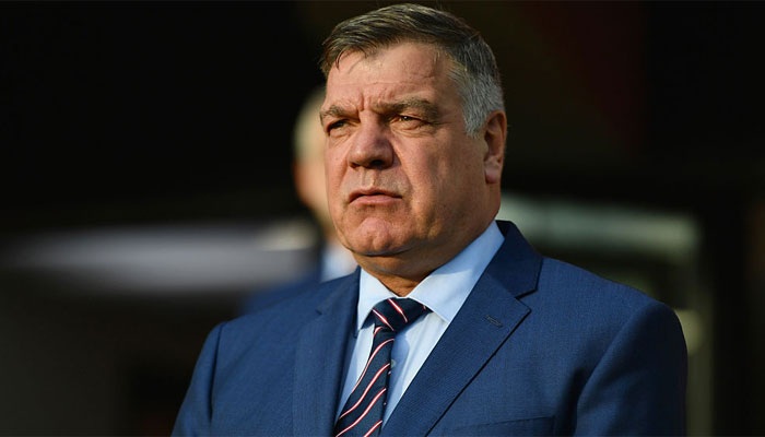 10 cú sốc của bóng đá thế giới trong năm 2016 - 2 HLV Sam Allardyce bị sa thải ở đội tuyển Anh chỉ sau 67 ngày