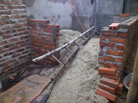 Cái chuồng lợn bỏ dở giang sau vụ án