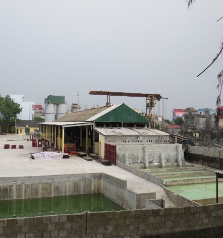 Nhà máy sản xuất tấm lợp bị tố cáo gây ô nhiễm môi trường