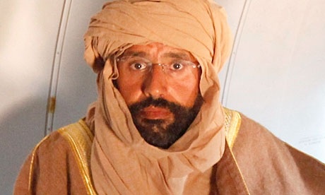 Saif al-Islam sau khi bị bắt giữ ở Zintan.