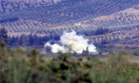LHQ cảnh báo hậu quả do căng thẳng biên giới Syria - Thổ Nhĩ Kỳ - 2 Khói bốc lên từ quả đạn pháo bắn từ Syria sang Thổ Nhĩ Kỳ vào chiều qua.