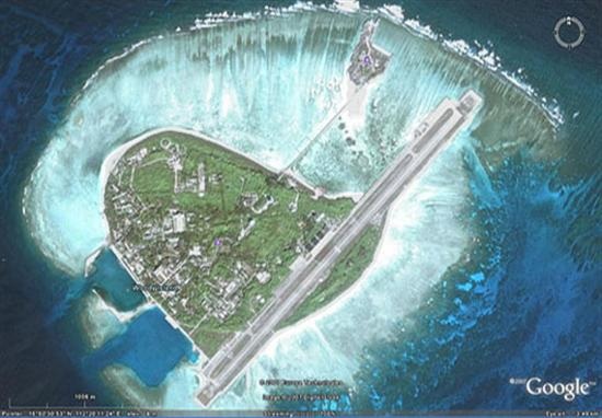Trung Quốc đẩy mạnh đầu tư trái phép trên đảo Phú Lâm của Việt Nam - 1 Ảnh chụp đảo Phú Lâm của Việt Nam từ vệ tinh.