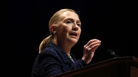 Ngoại trưởng Mỹ Hillary Clinton ngất xỉu - 1 Ngoại trưởng Mỹ Hillary Clinton phát biểu tại trường Đại học Dublin City ở Ireland ngày 6/12/2012.