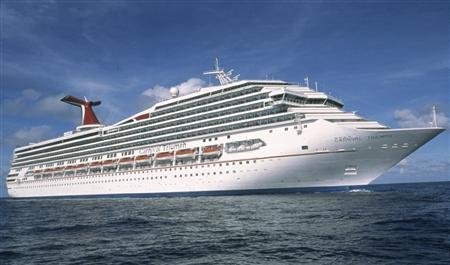 Tàu du lịch Mỹ chở 4.200 người gặp nạn ngoài khơi Mexico - 1 Tàu Carnival Triumph đang trôi dạt trên biển ngoài khơi Mexico.