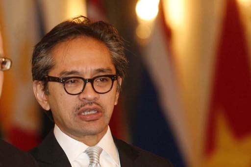 Indonesia bắt đầu soạn thảo "Bộ quy tắc hành động" ở Biển Đông - 1 Ngoại trưởng Indonesia Marty Natalegawa trong một buổi trả lời phỏng vấn.