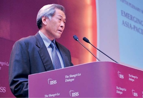 Singapore đề xuất giải pháp xoa dịu căng thẳng trên Biển Đông - 1 Bộ trưởng Quốc phòng Singaporore Ng Eng Hen phát biểu tại Đối thoại Shangri-la 12.
