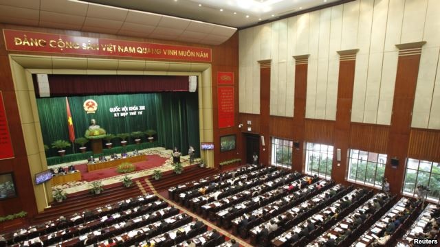 Bỏ phiếu tín nhiệm: Việt Nam đã cho thấy một hình ảnh khác - 1 Các đại biểu Quốc hội Việt Nam đã hoàn thành phiên bỏ phiếu tín nhiệm đầu tiên hôm 10/6/2013.